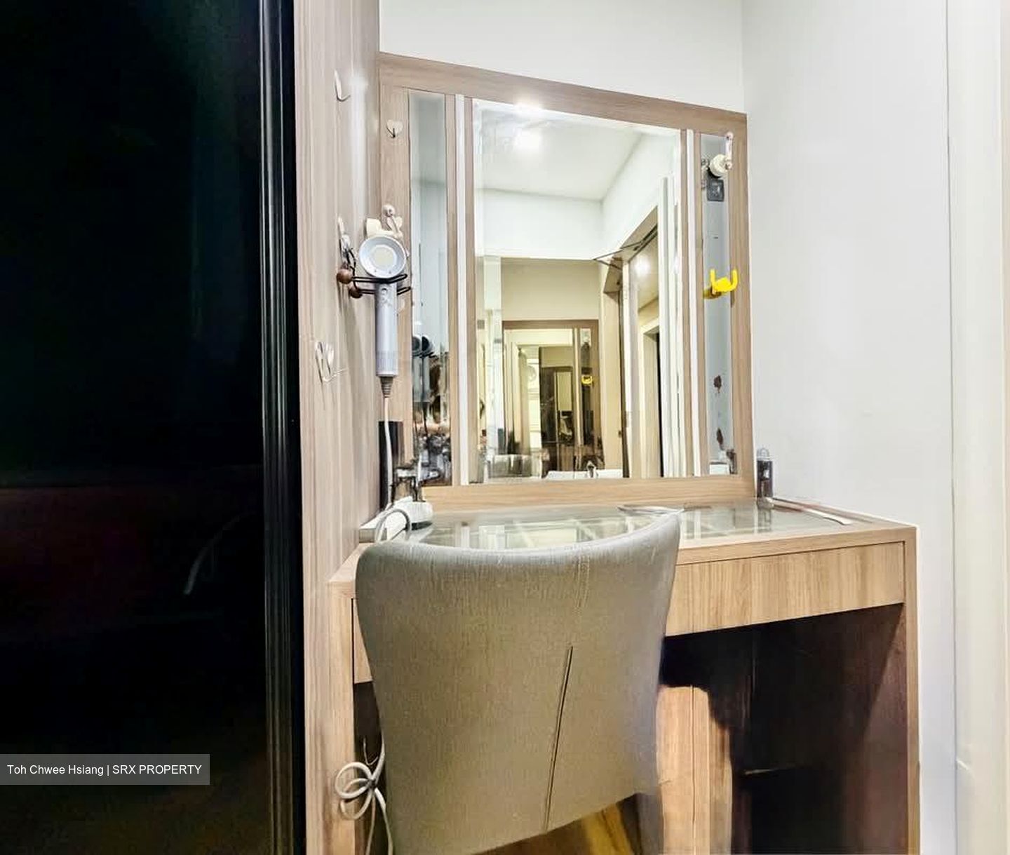 The Esparis (D18), Condominium #588663791